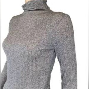 Club Monaco Julie Houndstooth Wool blended turtleneck, size Large